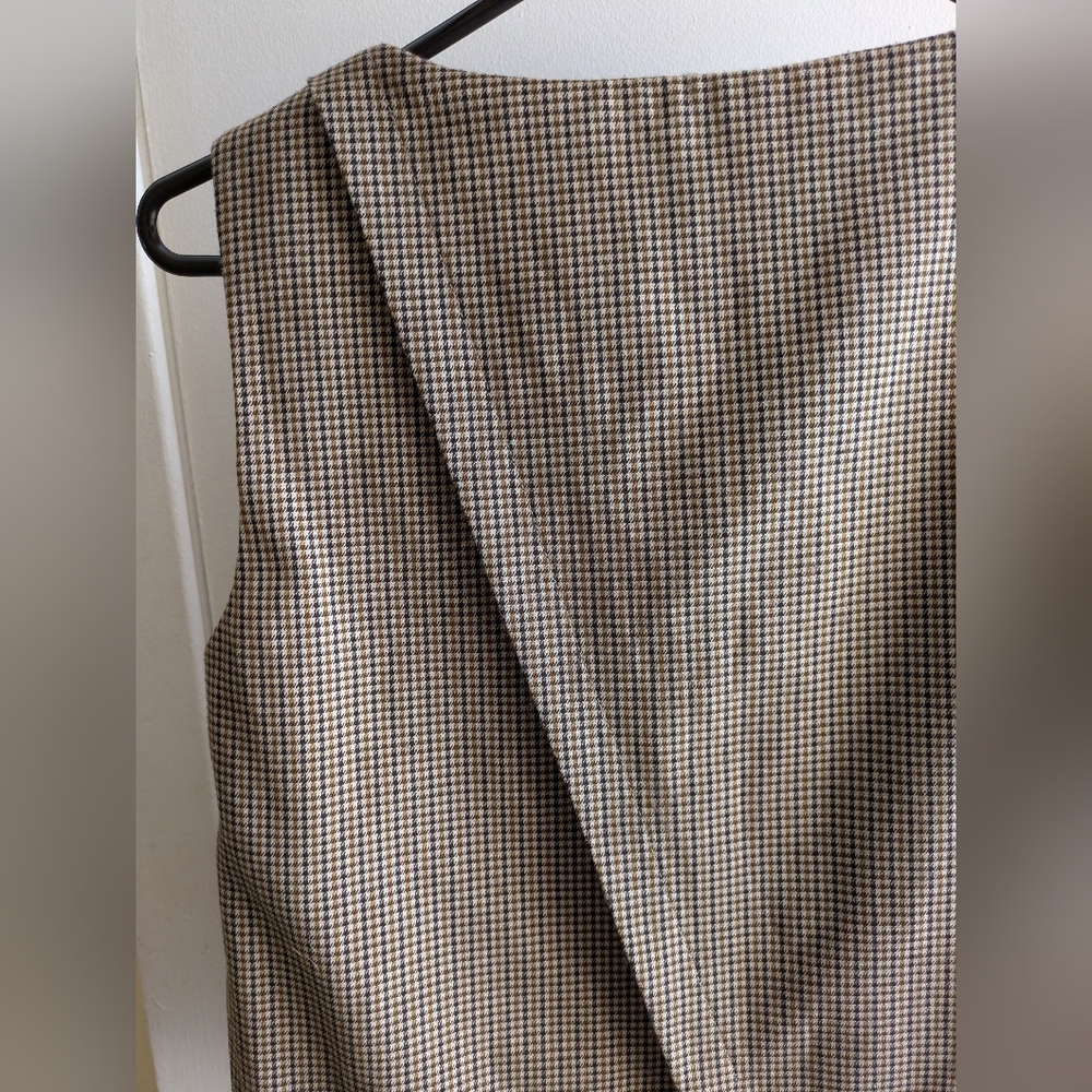 MEXX Checkered Sleeveless Draped Top. US 6 - Picture 4 of 10